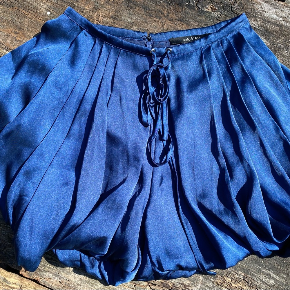 Beautiful Ark & Co by Anthropology Royal Blue puffy skirt/shorts. Size Small.